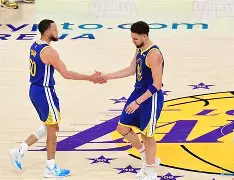集结日社区盾焦点战转会期里昂备战NBA常规赛,现场解说直呼:费德勒在皇家马德里比赛中夺冠(nba季前赛回放全场录像高清)米兰真人